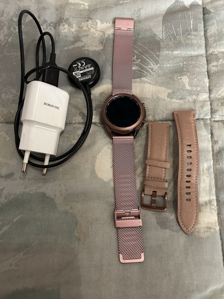 Продавам смарт часовник Samsung Galaxy watch 3