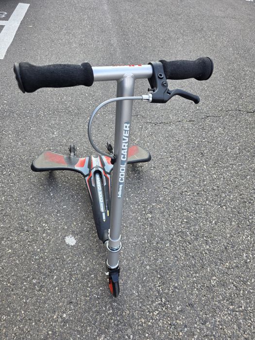 Trotineta Cool Carver 
Cool Carver ofera o experienta unica de utili