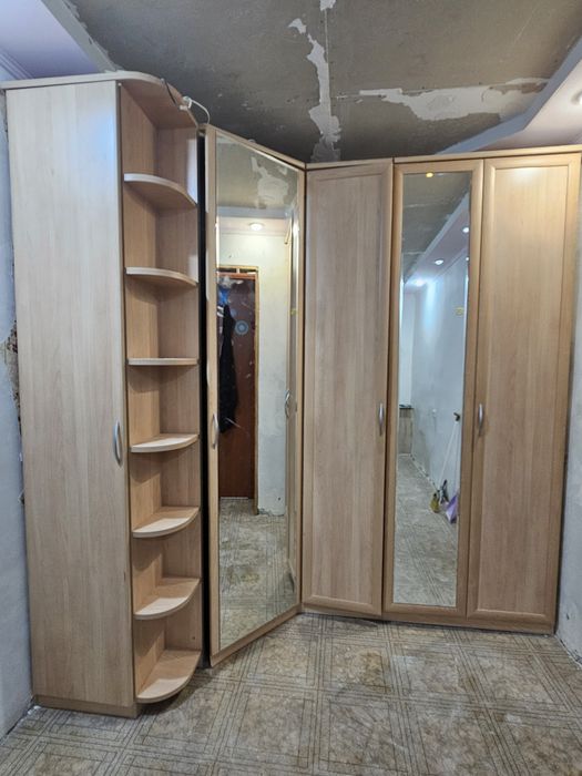 Продам срочно большой шкаф