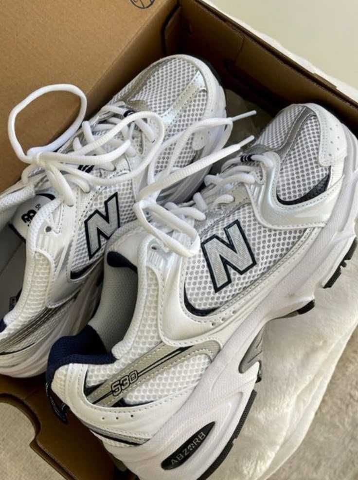 Маратонки дамски New Balance