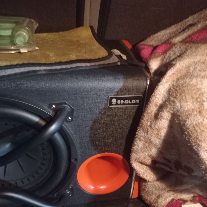 Продам саб в хорошем состояний