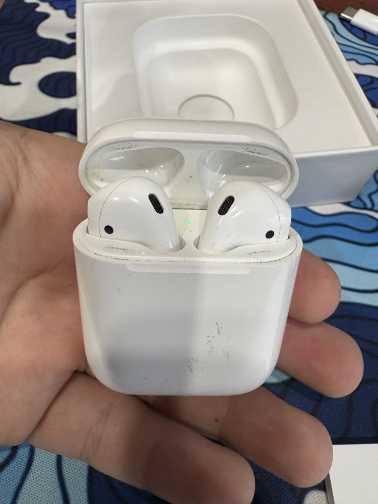 Продам Airpods 1