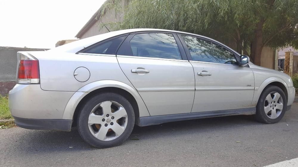 Haion luneta opel vectra c 1.9cdti 150cp dezmembrez opel vectra c gts