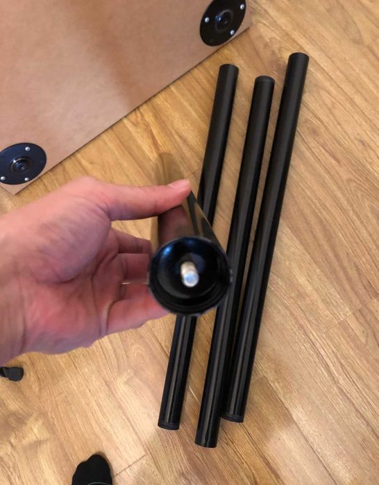 Birou cu picioare reglabile IKEA