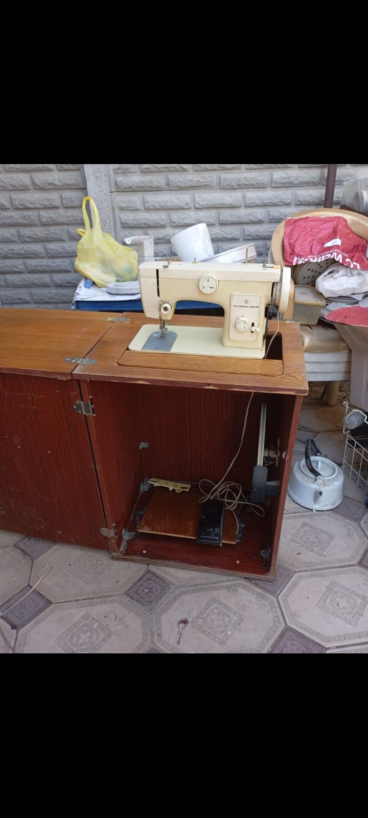 Продам Швейную машинку