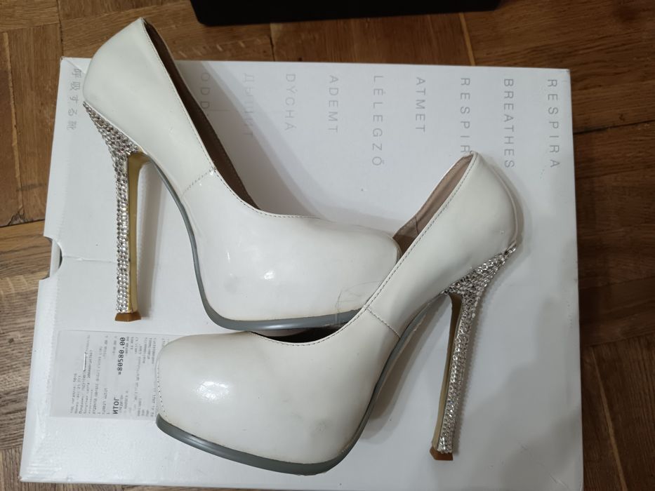 Продам туфли на выход, б/у, недорого от 1000 до 5000