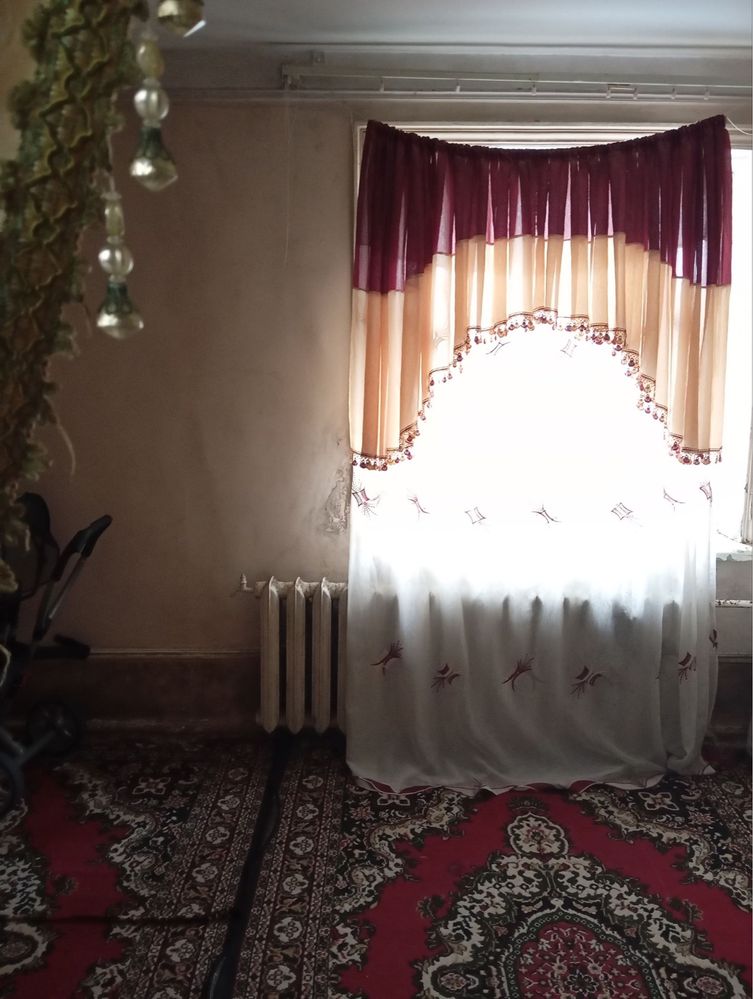 sharq bozorni orqa tomoni shovotni bo'yi