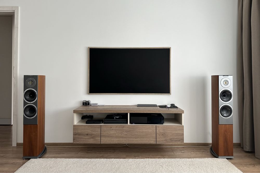 Audiovector R3 Avantgarde walnut