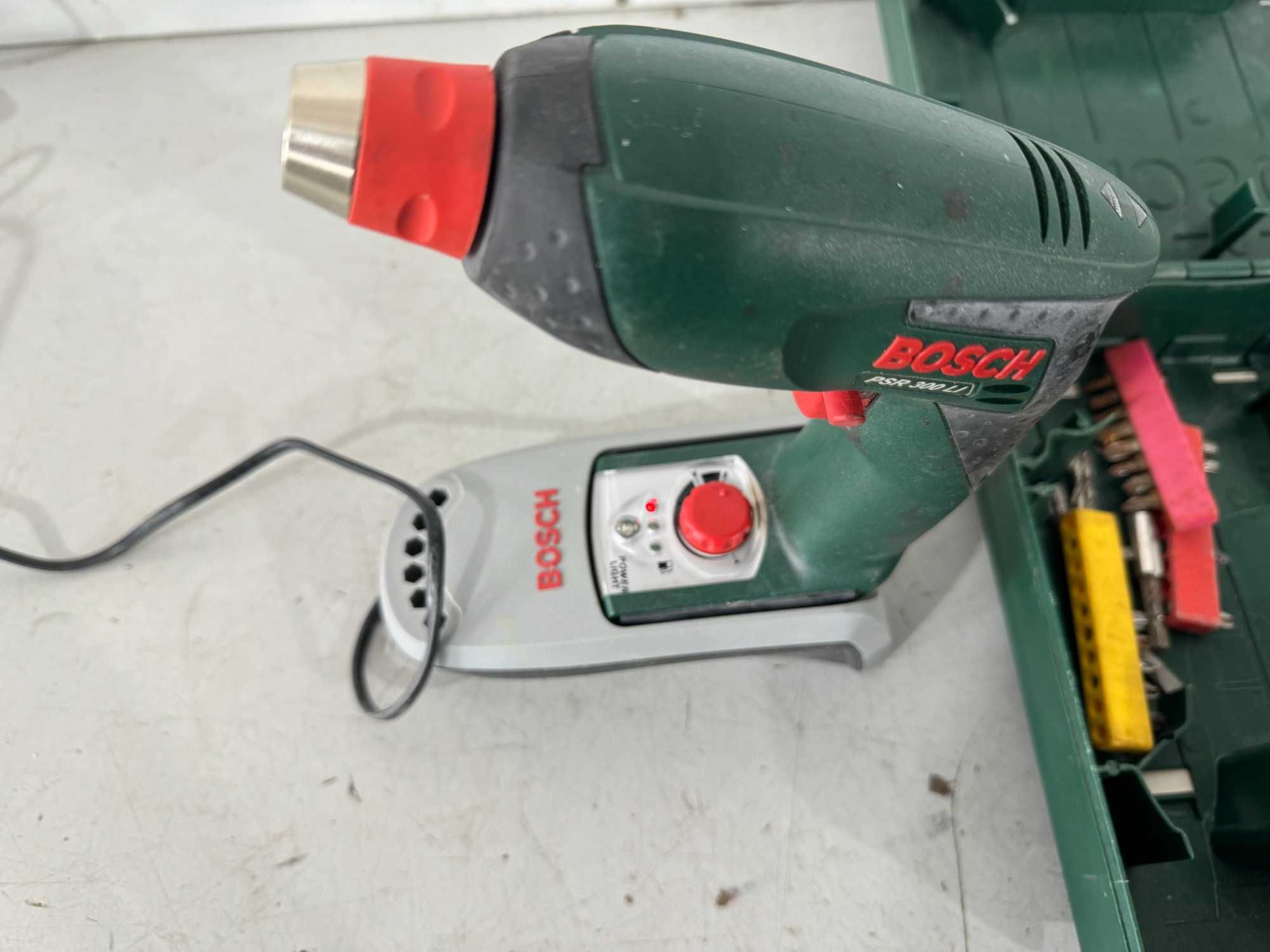 Винтоверт отвертка - Bosch 10,8 V Li ion