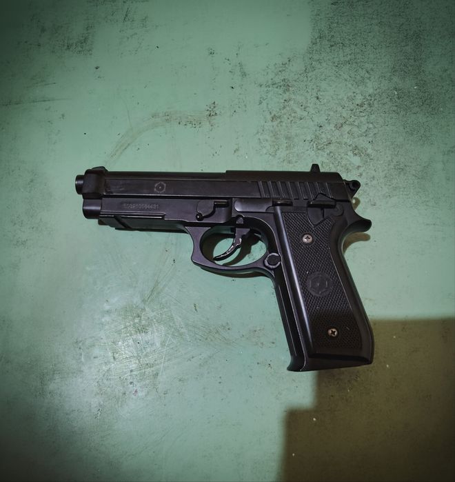 Airsoft pistolet