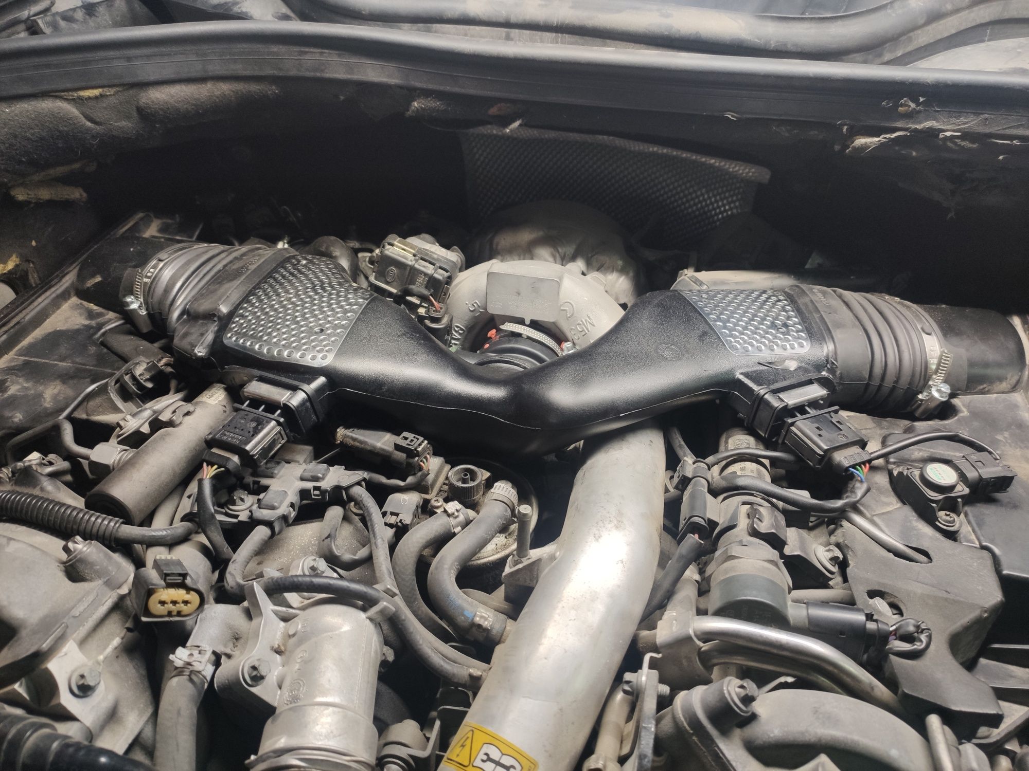 НОВО С ГАРАНЦИЯ 2г.Въздуховод Лястовица-Дебитомери W164/W211 320CDI V6