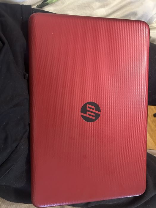 Vand laptop hp cu o semiproblema la ecran