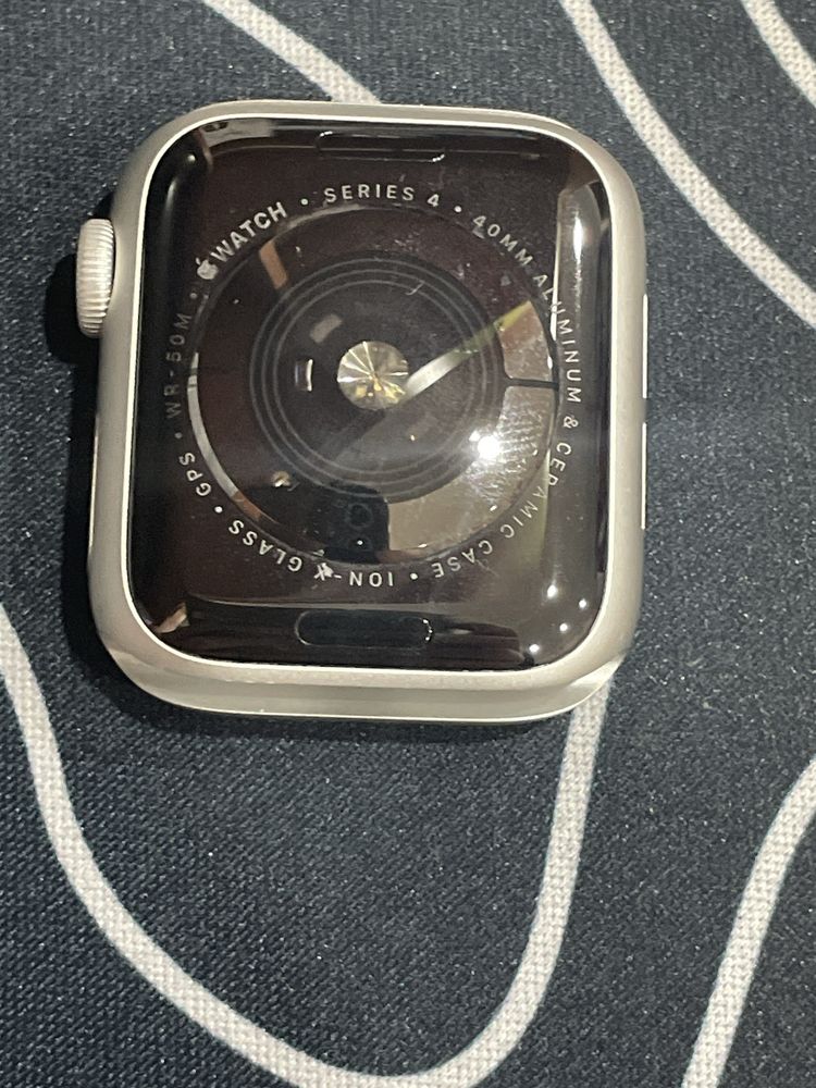 Продам apple watch 4