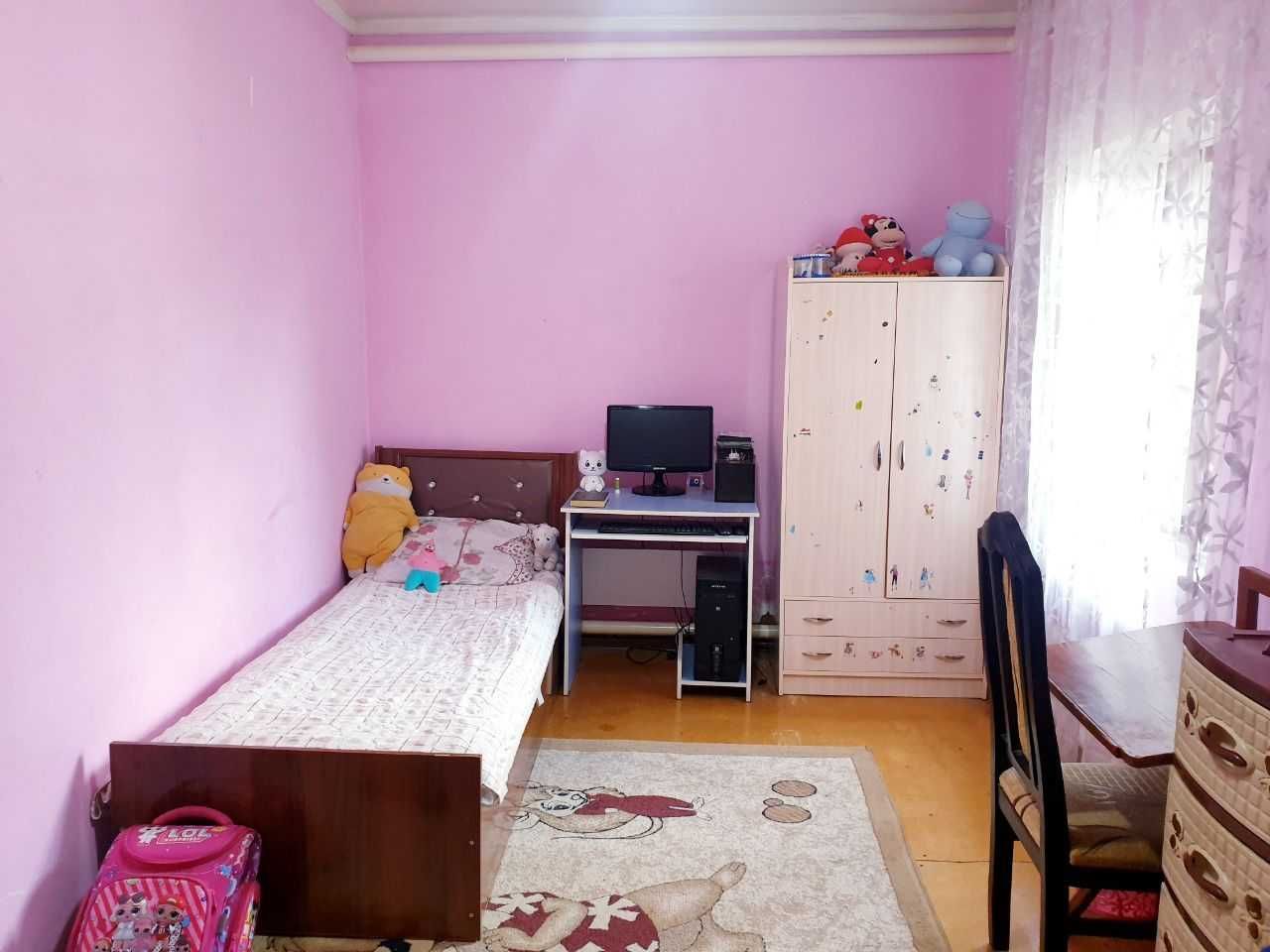 Продаётся дом в центре Янгибазара 8 соток