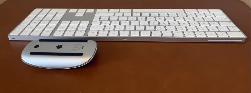 Apple Magic Mouse 2 и Apple Magic Keyboard with Numpad
