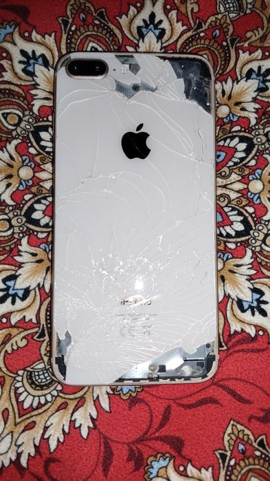 iPhone 8plus продам