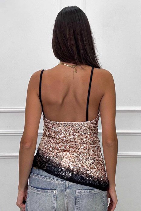 Топ с дантела и пайети