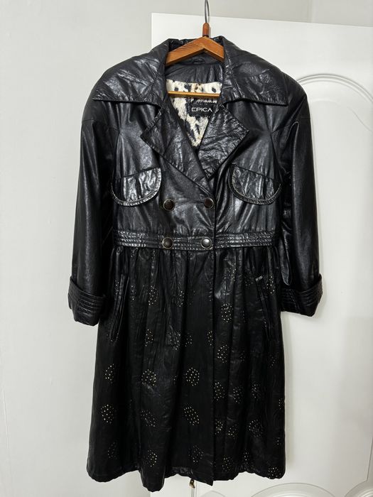 Кожаный плащ женский