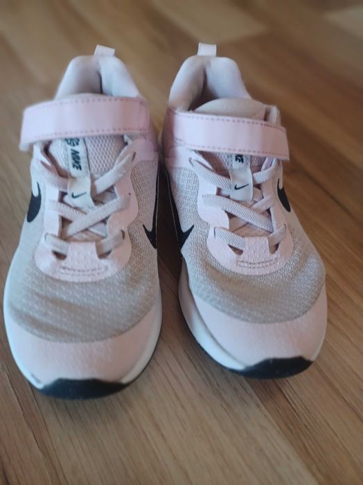 Маратонки за момиче Nike