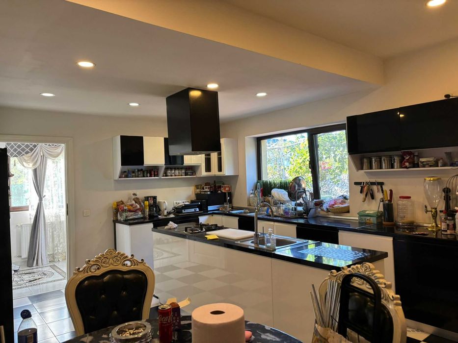 Poienarii Burchii vila spatioasa direct proprietar 7 dormitoare