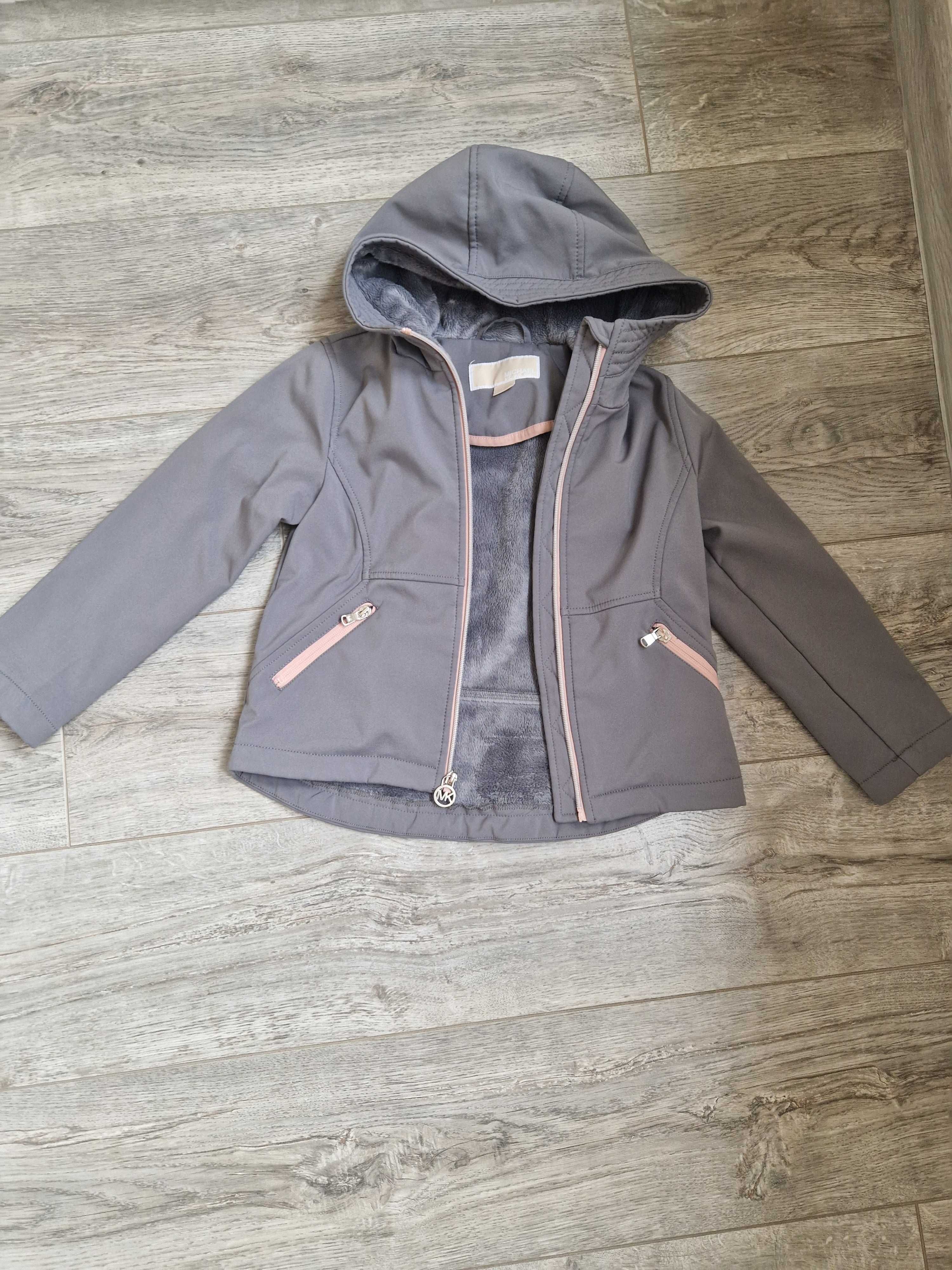 Продавам яке за момиче Michael Kors размер 6г