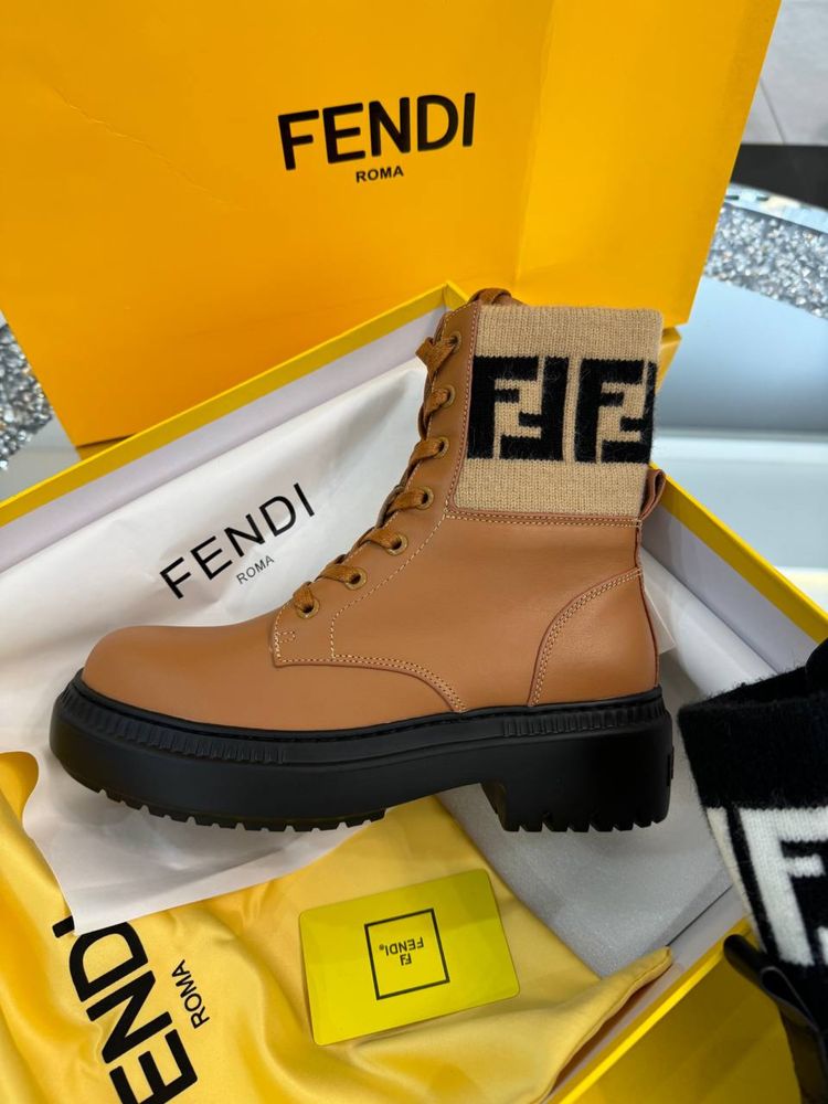 Сапоги Fendi новые