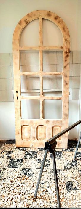 Reconditionar-Reparati usi-si tocuri din lemn.