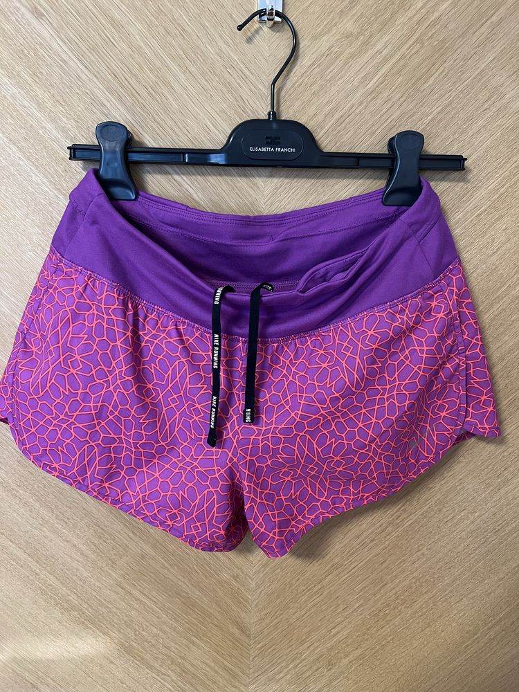 Екип Nike с тениска