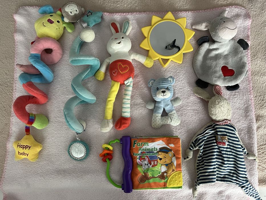 Lot jucării bebelusi si plușuri