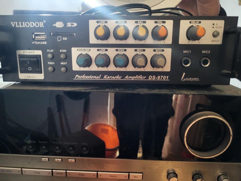 Boxe infinity beta 40 de vanzare si un amplificator karaoke ds 9701.