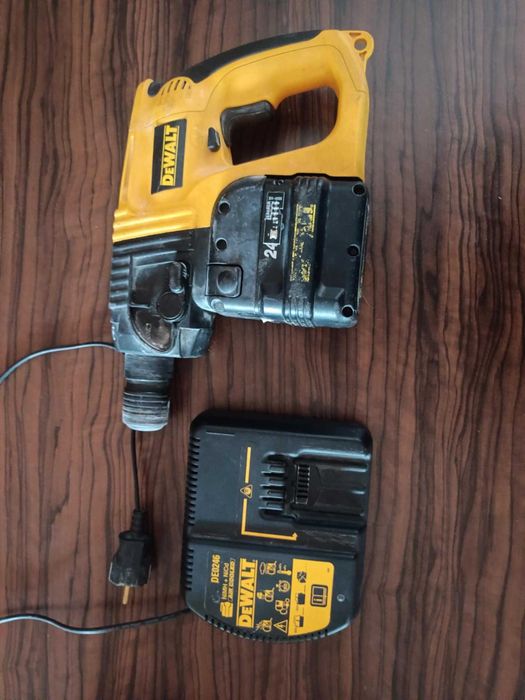 Перфоратор DEWALT модел DW004 24V