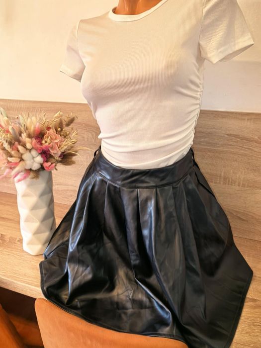 Fusta piele mărimea xs