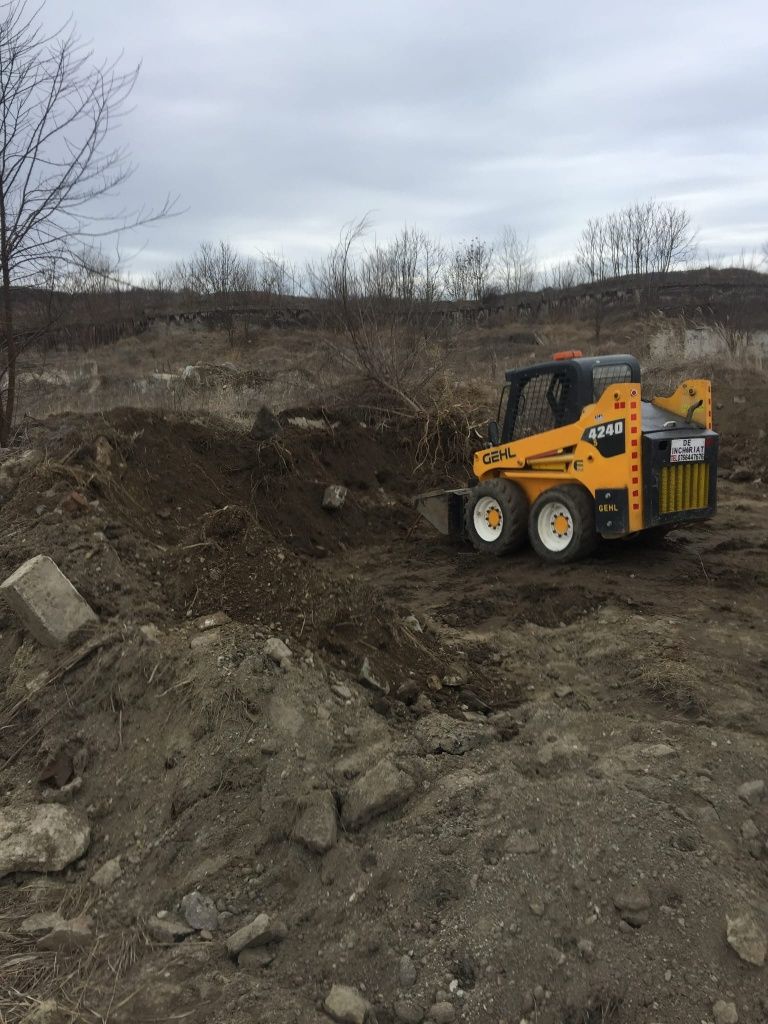 Lucrari cu miniexcavatorul și bobcat.