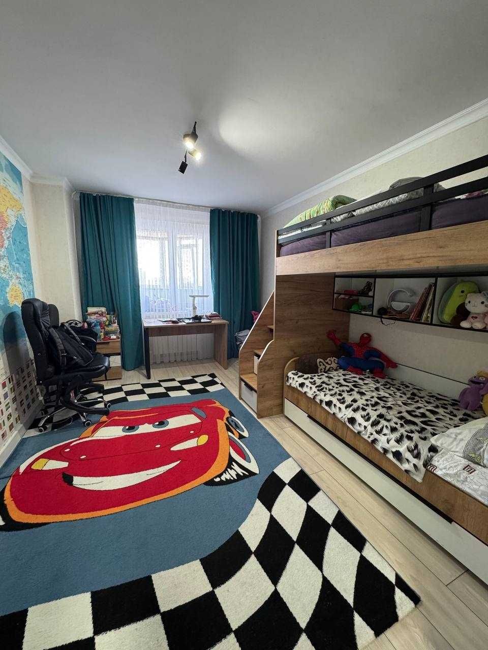 Продам 3 к.кв. ву районе Центрального Стадиона