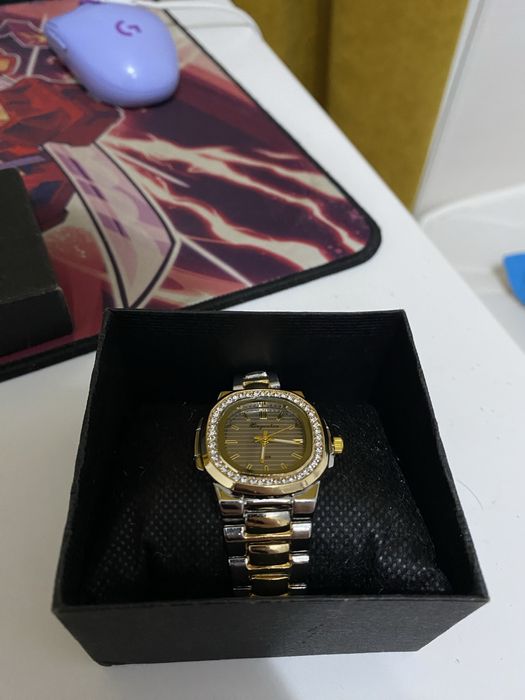 Женское часы новые