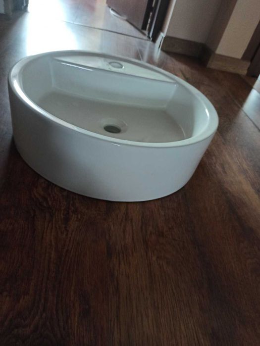 Нова мивка за баня