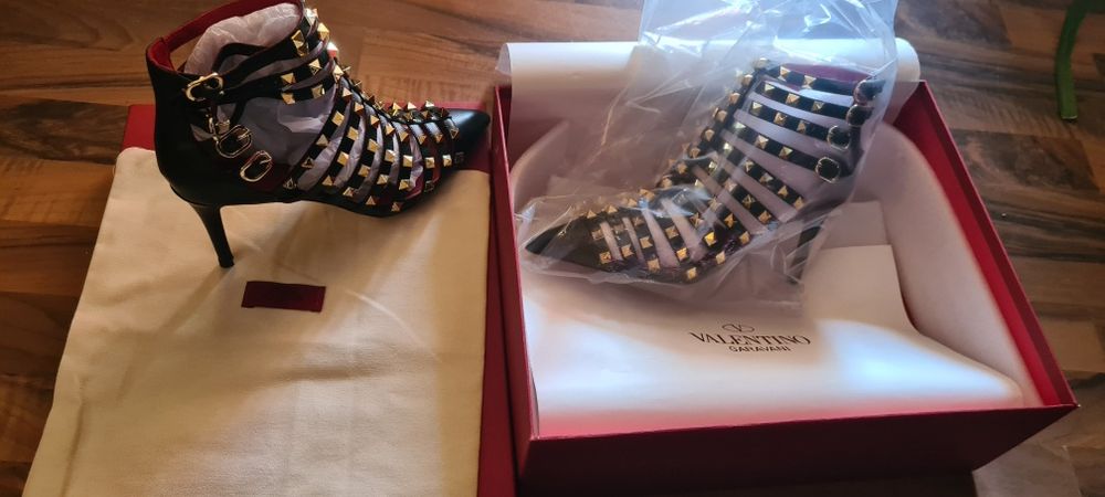 Pantofi Valentino