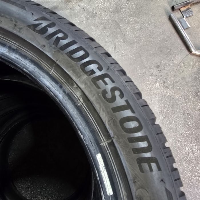 2x 235/45/19 M+S BRIDGESTONE 2023 Stare excelentă
