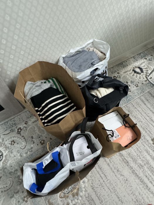 Женские Вещи бесплатно , в зорошем состоянии. Символический 5 тыс.