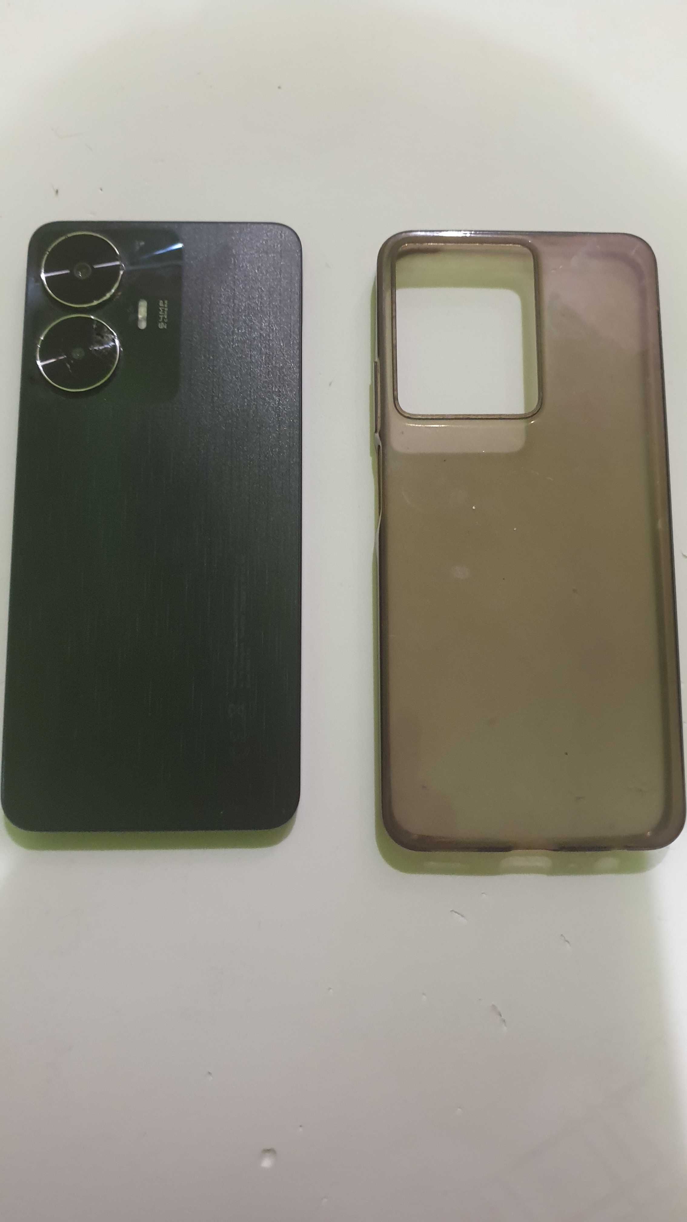 Продавам realme C55 със счупен дисплей.