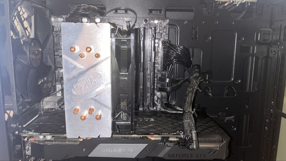 PC i5 9600K GTX 1660 OC 16GB RAM