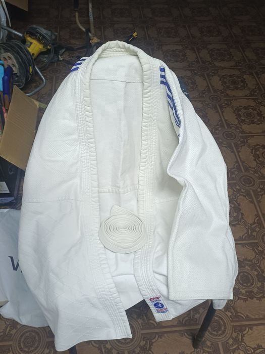 Кимоно, б/у в хорошем состоянии