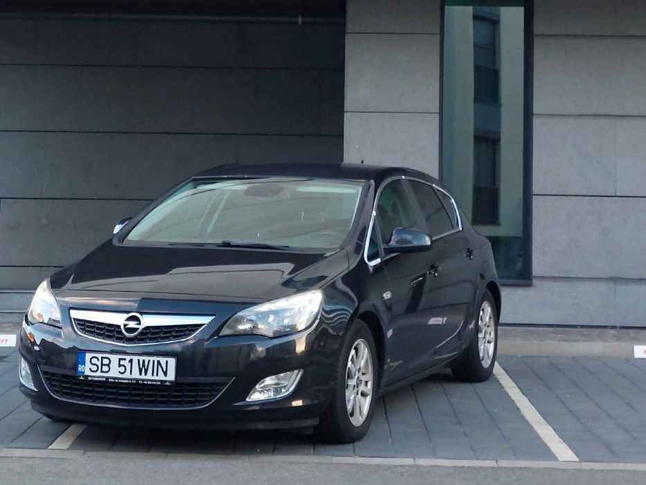 Opel Astra J 1.7 CDTI ecoFLEX 130 CP  – SRi 5 uși, 2012