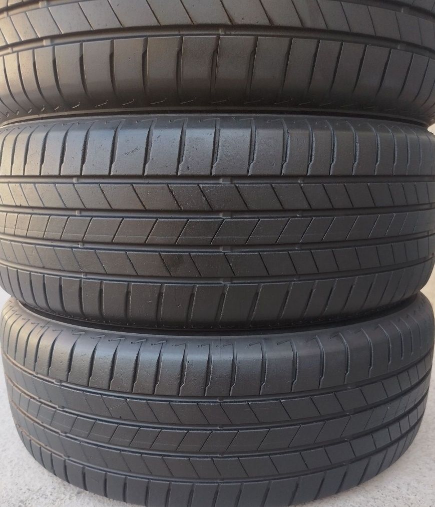 Brigestone turanza 215 55 R17  новый