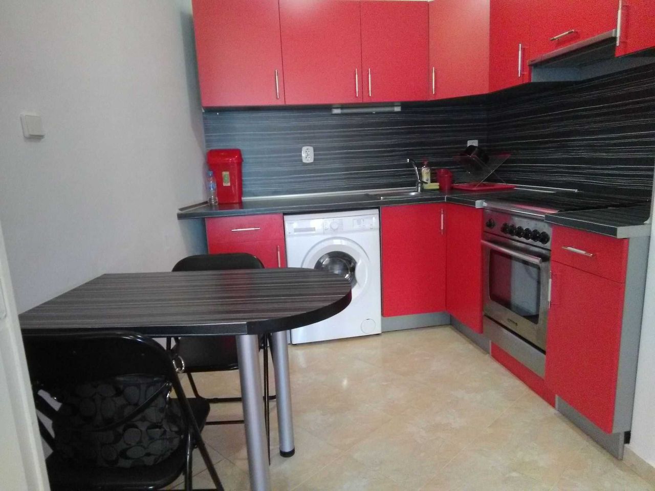 Дава се под наем Двустаен апартамент в Пловдив, Тракия - 66 кв.м за 350 € - Снимка #1