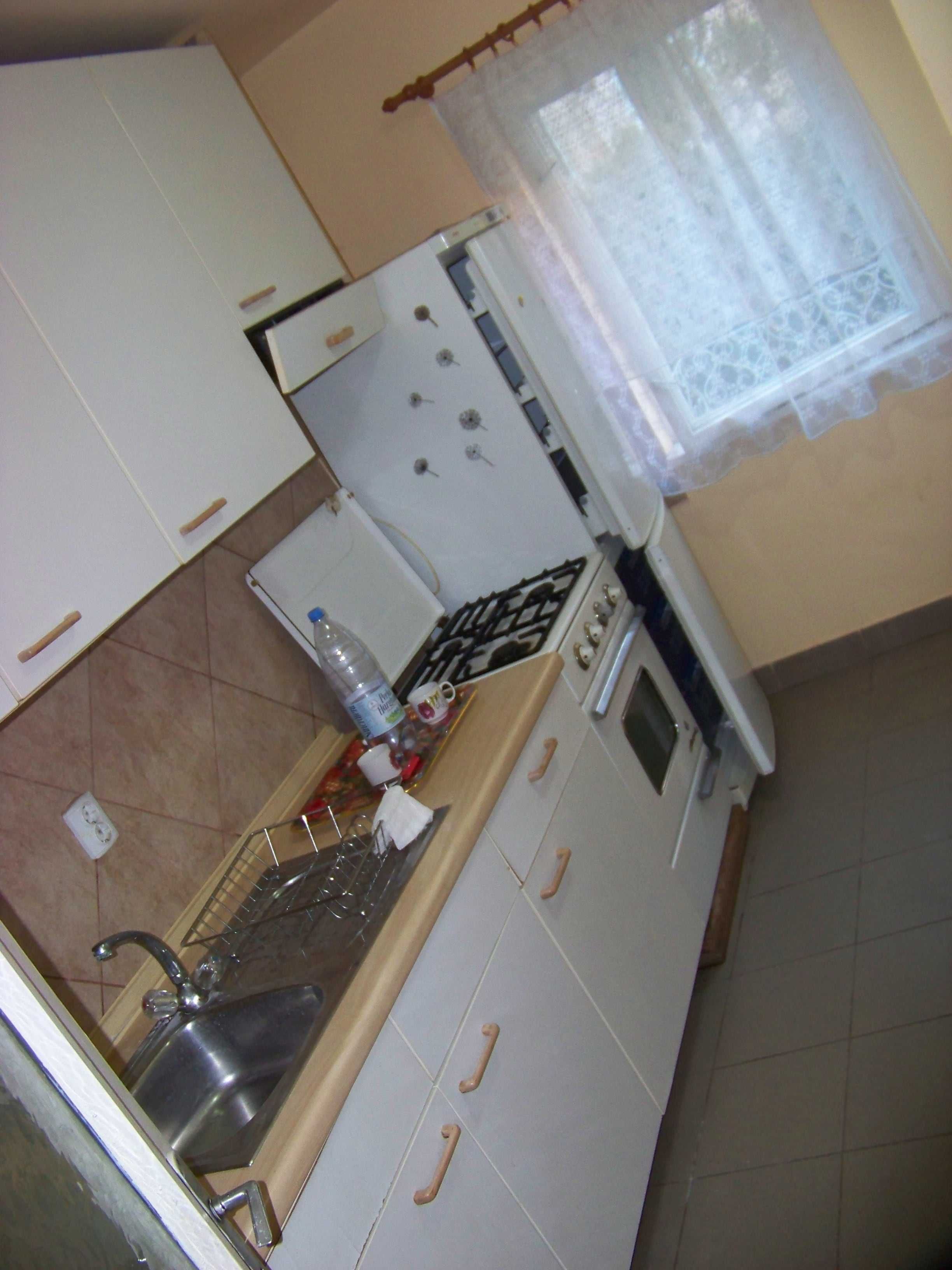 Închiriez apartament 2 camere, oraș Lipova, str. Aurel Vlaicu bloc M