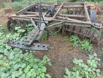 Vând tractor U 650, presă și disc