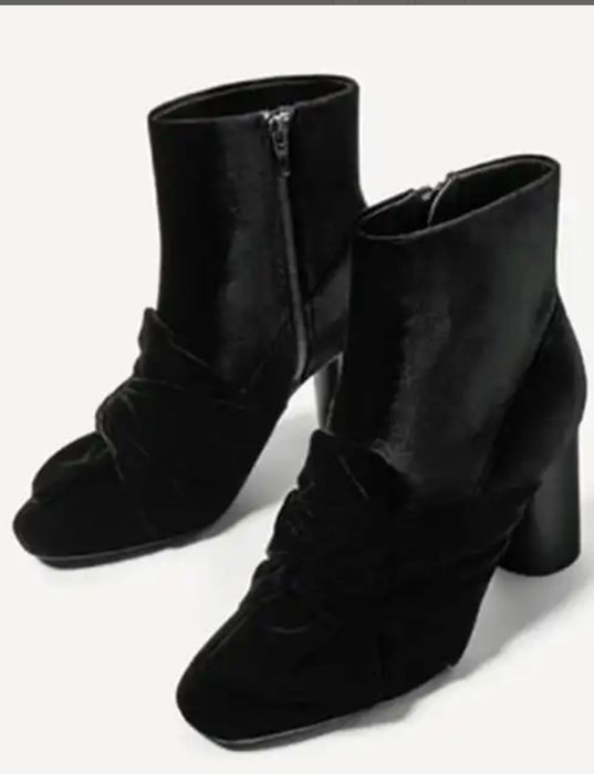 NOU!!!Botine Zara catifea