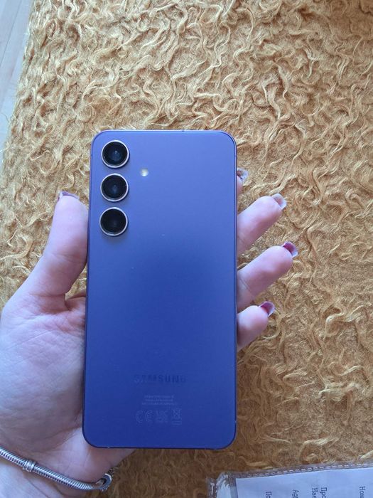 Samsung S24 телефон