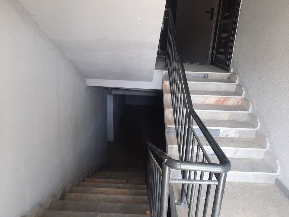 Ассаламу алайкум! Урганч шахрида 2хонали квартира сотилади .